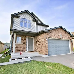 Beautiful Fallsview Holiday home Niagara Falls
