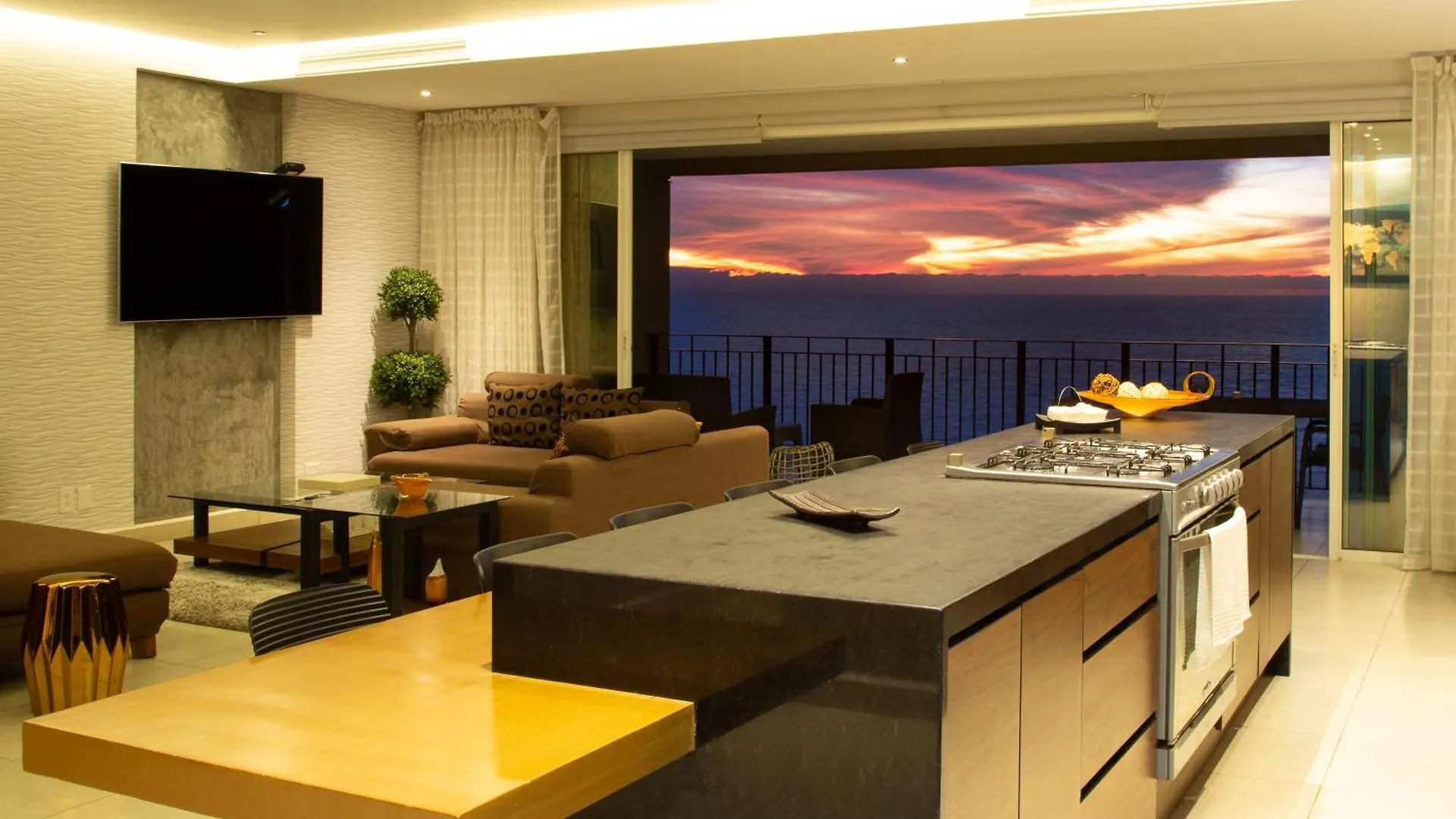 Gorgeous 15 Floor Grand Venetian Apartment Puerto Vallarta