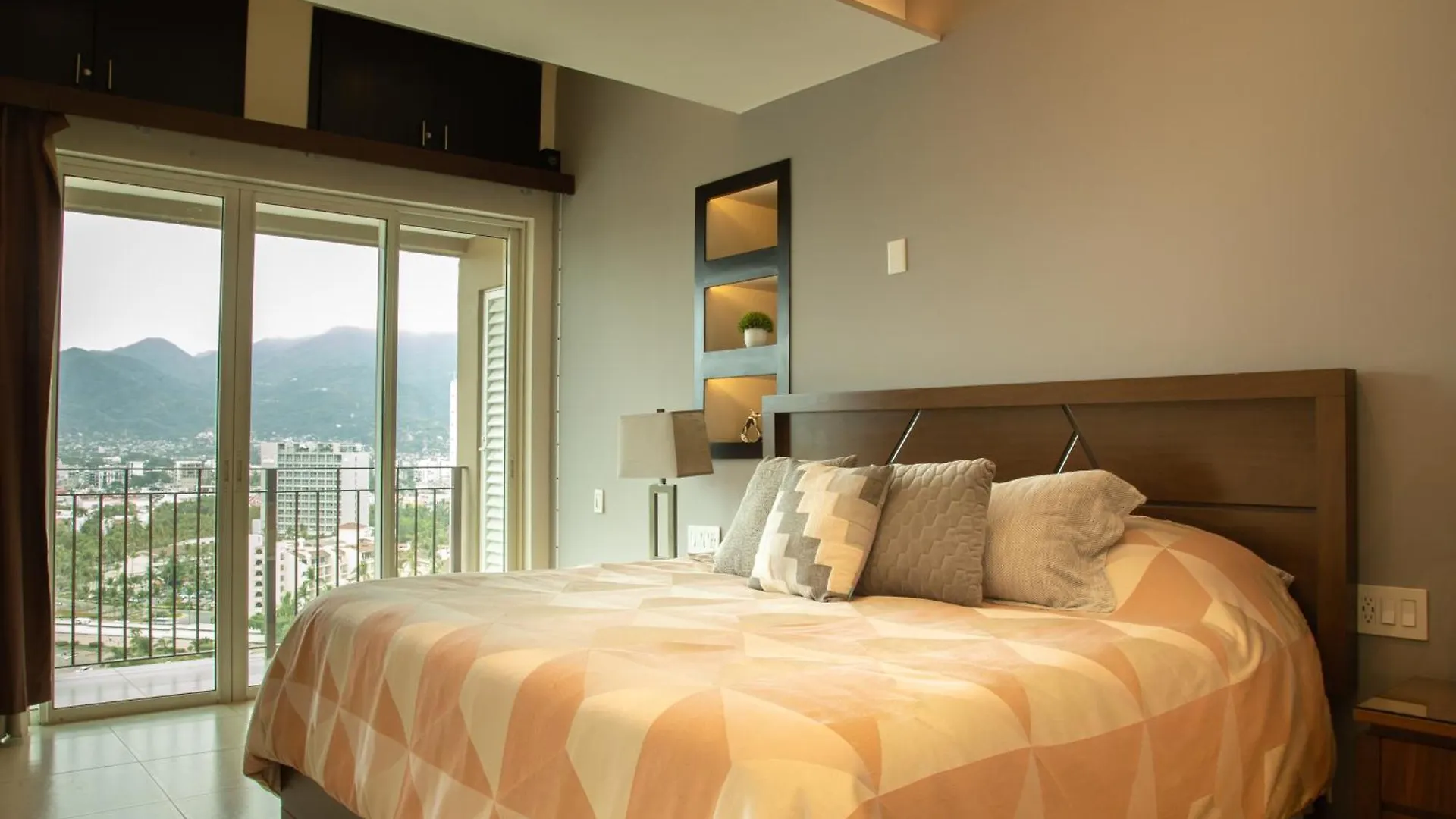 Gorgeous 15 Floor Grand Venetian Apartment Puerto Vallarta