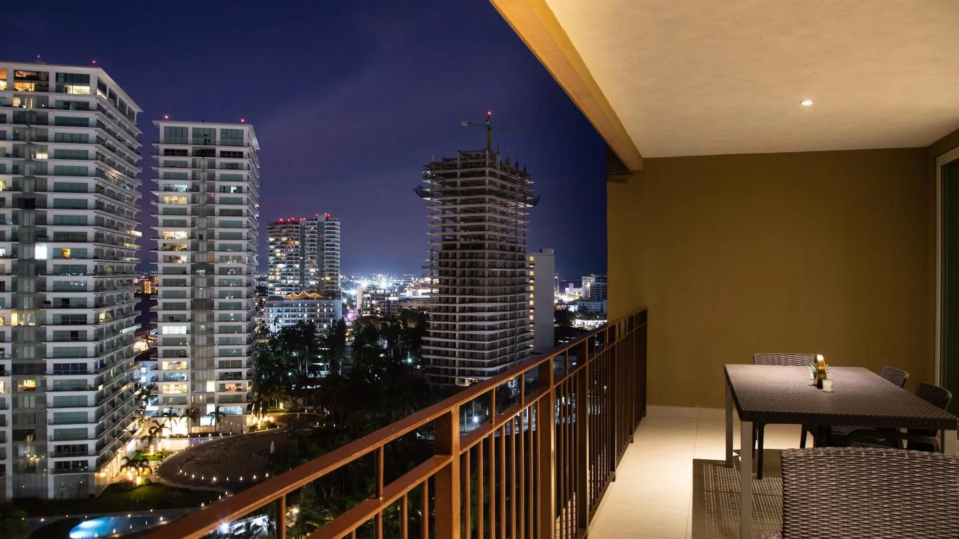 Gorgeous 15 Floor Grand Venetian Apartment Puerto Vallarta