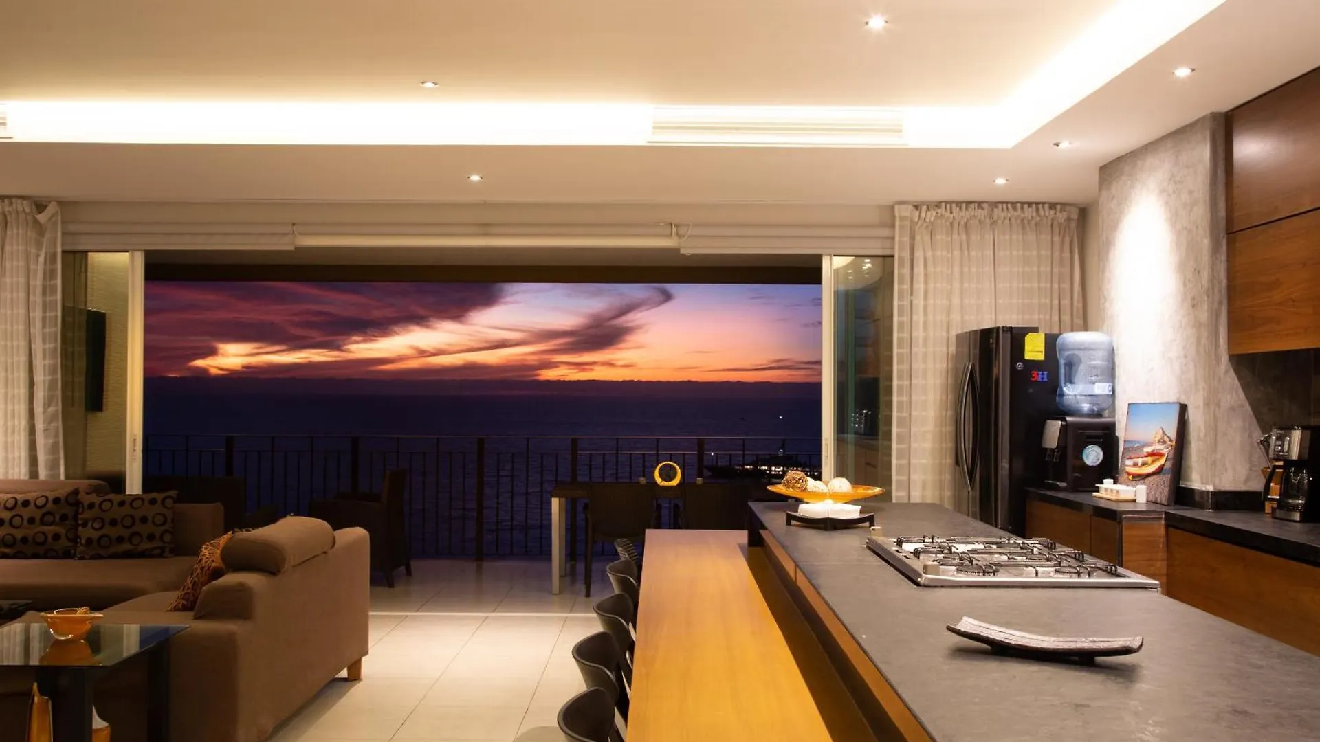 Gorgeous 15 Floor Grand Venetian Apartment Puerto Vallarta